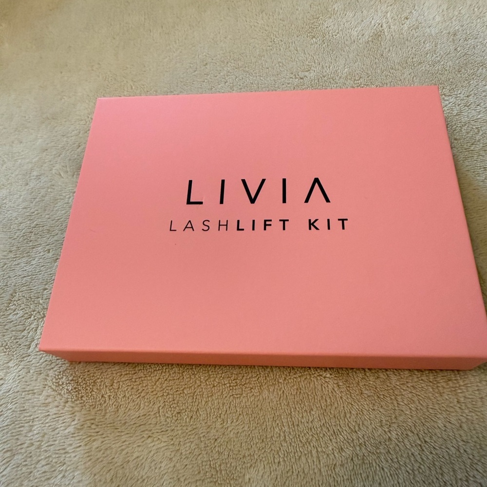 LIVIA Lash Lift Kit in Coral